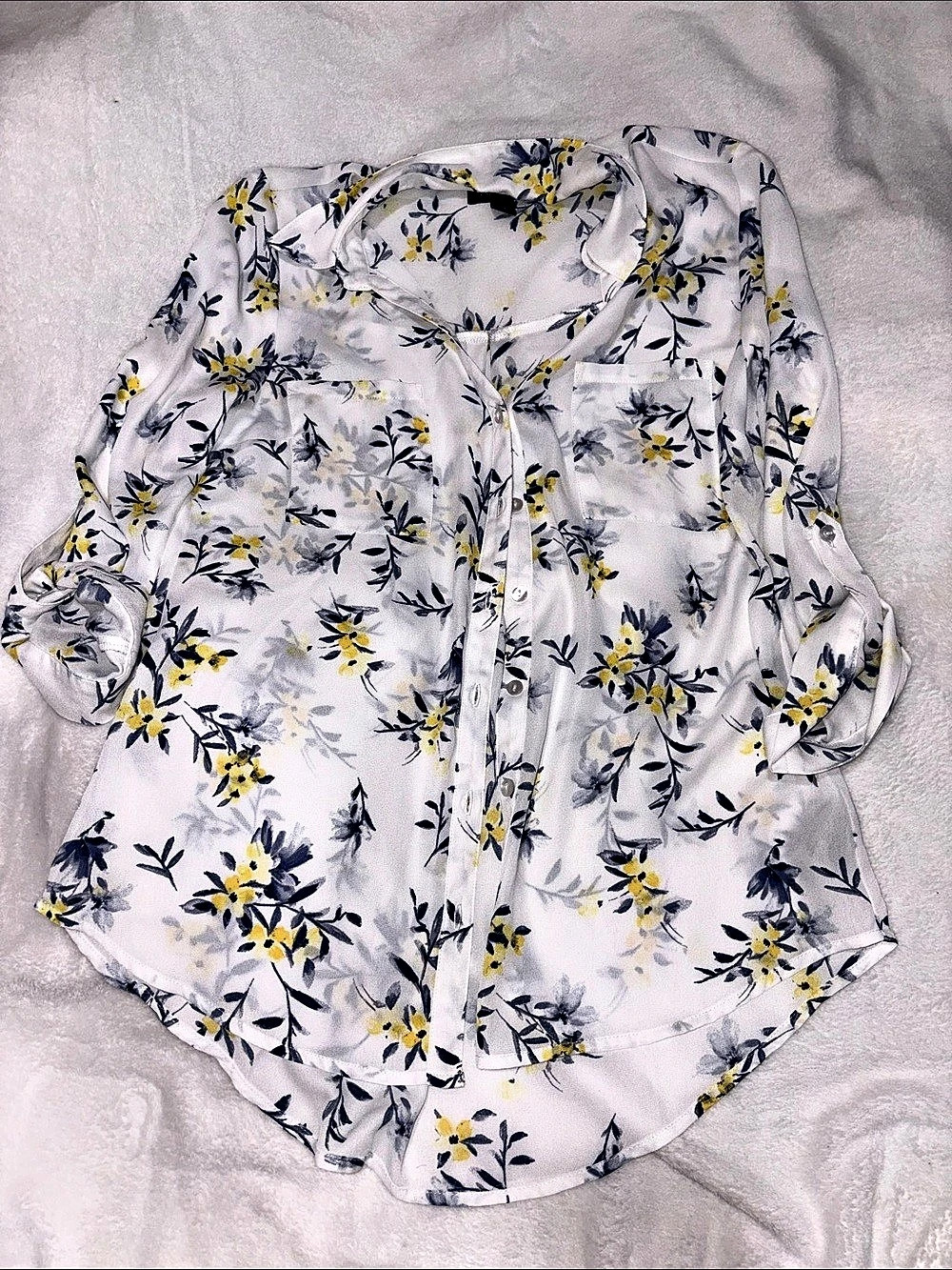 A. Byer Floral Button-Down in White & Blue Size Medium
